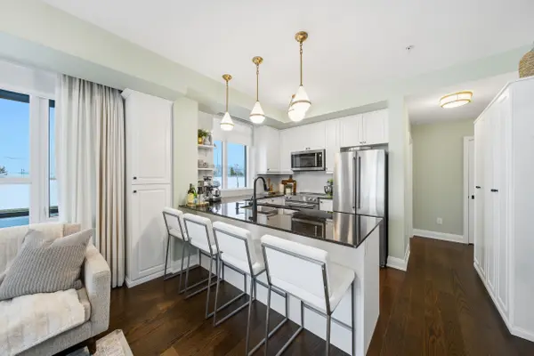 Grimsby, ON L3M 0J1,16 Concord PL #112