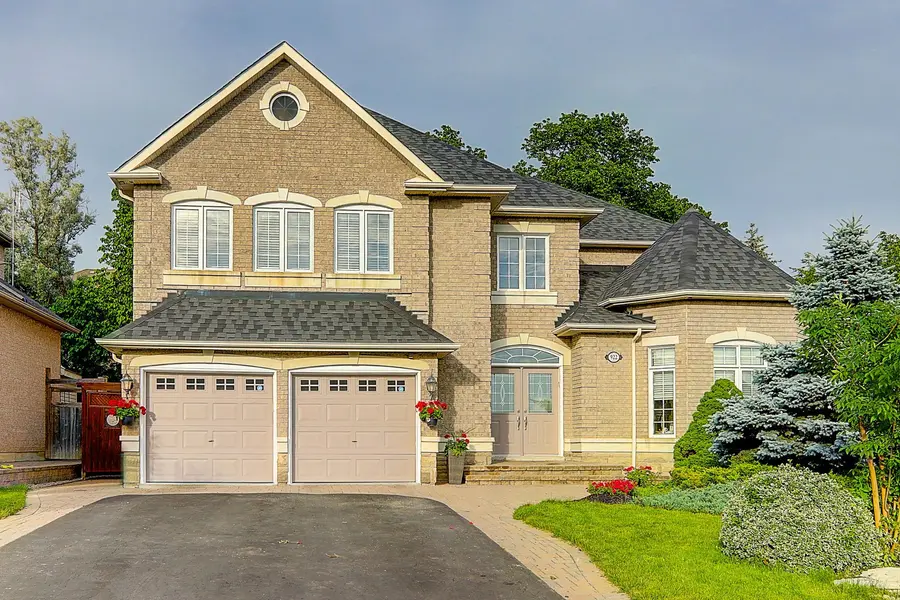922 Best CIR, Newmarket, ON L3X 2H8