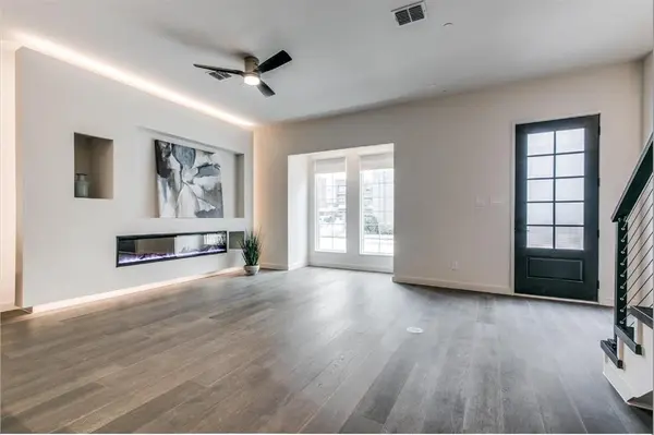 Roanoke, TX 76262,256 Crockett Street