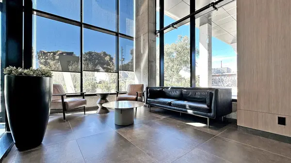 Toronto W07, ON M8Z 0G3,7 Smith CRES ##518