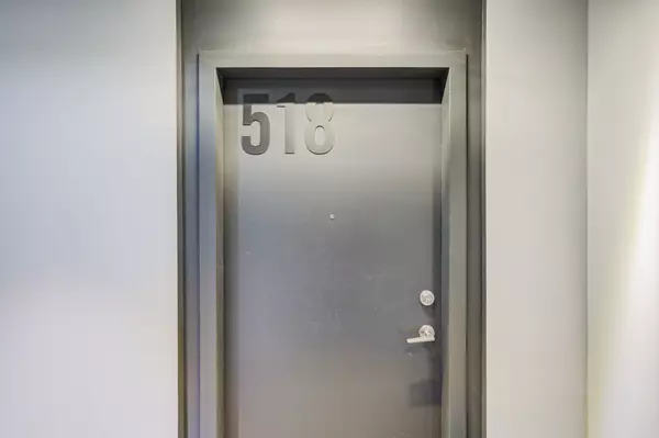 Toronto W07, ON M8Z 0G3,7 Smith CRES #518