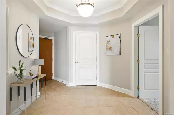 Victoria, BC V8V 4Z9,21 Dallas Rd #501