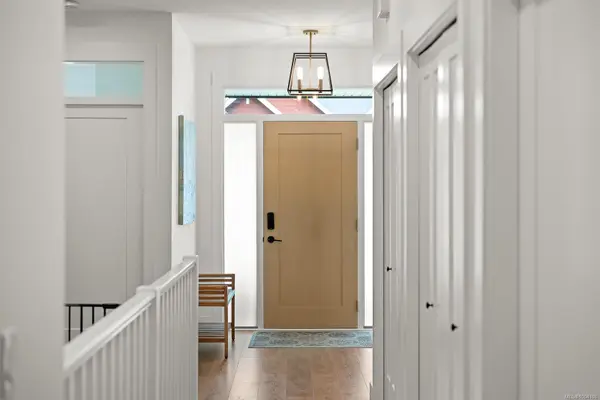 Comox, BC V9M 0B9,2451 Dakota Pl