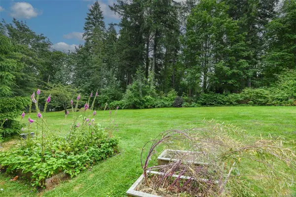 Black Creek, BC V9J 1J8,8732 Paulsen Rd