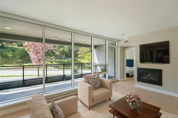 Nanoose Bay, BC V9P 9J1,3529 Dolphin Dr #207