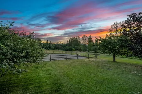 Courtenay, BC V9J 1T7,6392 Island Hwy N