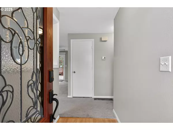 Hillsboro, OR 97124,1944 NE BROGDEN CT