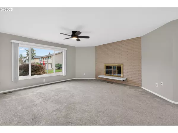 Hillsboro, OR 97124,1944 NE BROGDEN CT