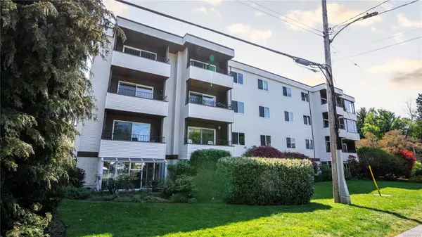 Saanich, BC V8P 3A7,1571 Mortimer St #404