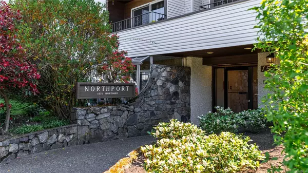 Saanich, BC V8P 3A7,1571 Mortimer St #404