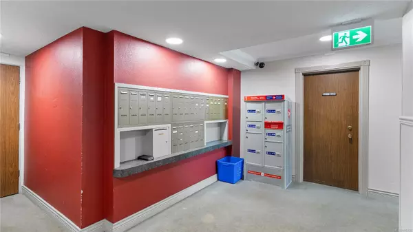 Saanich, BC V8P 3A7,1571 Mortimer St #404