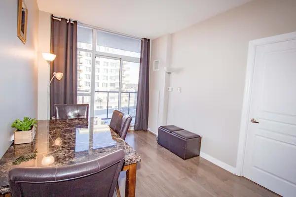 Burlington, ON L7L 0E4,1940 Ironstone DR #422