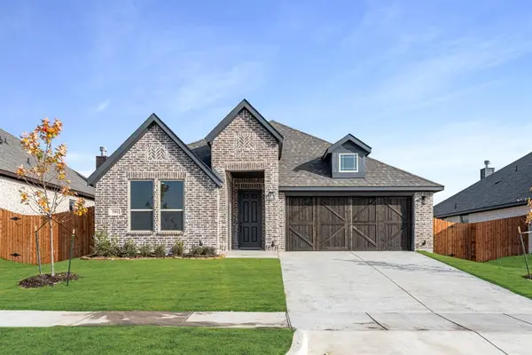 581 Red Maple Road, Waxahachie, TX 75165