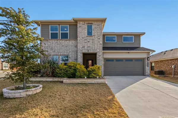 9352 Herringbone Drive, Fort Worth, TX 76131