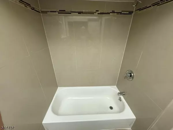 Paterson City, NJ 07504,751 E 25Th St #2