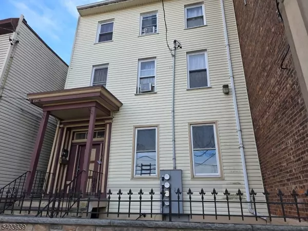 32 Elm St, Paterson City, NJ 07501