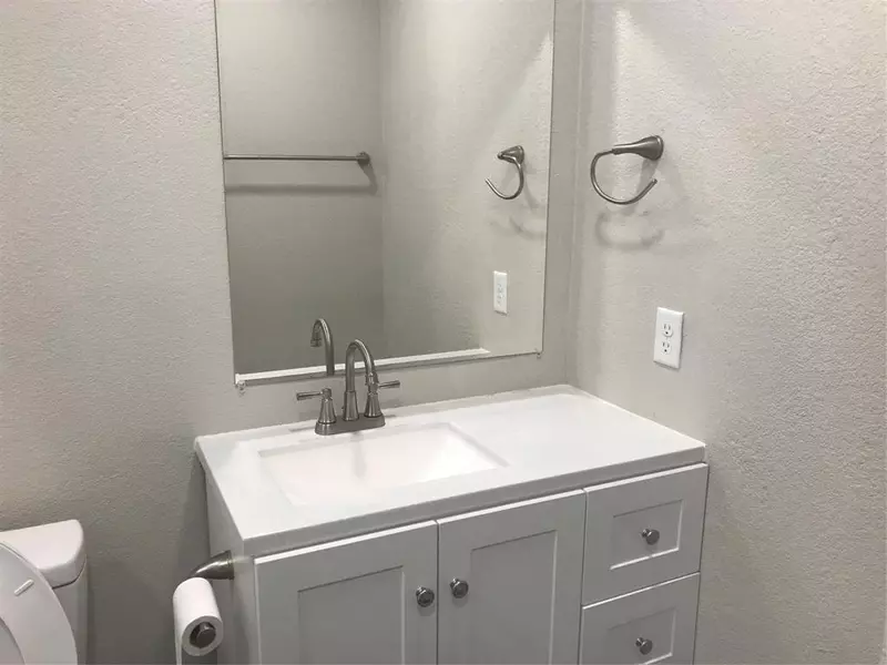 1924 Oak Hill Circle, Dallas, TX 75217