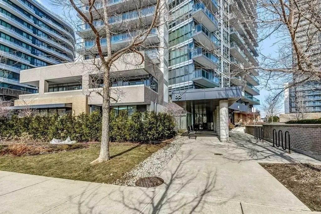 Toronto C13, ON M3C 0L9,85 The Donway N/A W #202