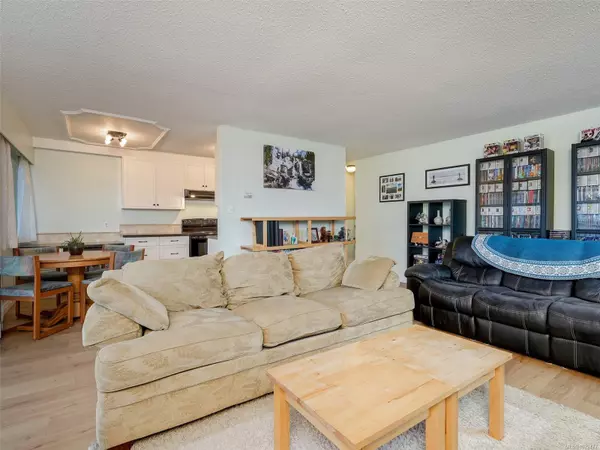 Saanich, BC V8P 4K7,1680 Poplar Ave #117