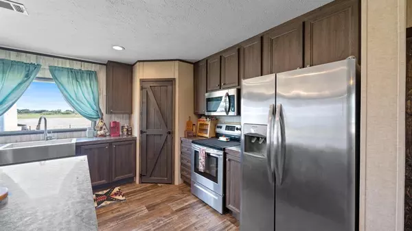 Kaufman, TX 75142,14260 E State Highway 243