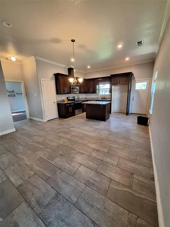 Dallas, TX 75212,4107 Canada Drive