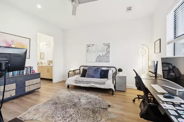 Dallas, TX 75215,1901 S Harwood Street #107