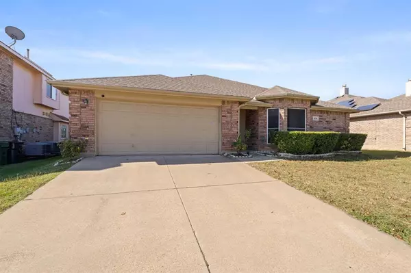 Arlington, TX 76002,6718 Meadowcrest Drive