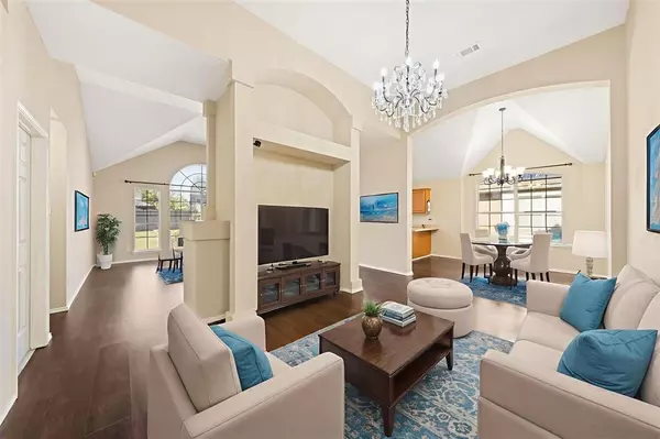 Arlington, TX 76002,6718 Meadowcrest Drive