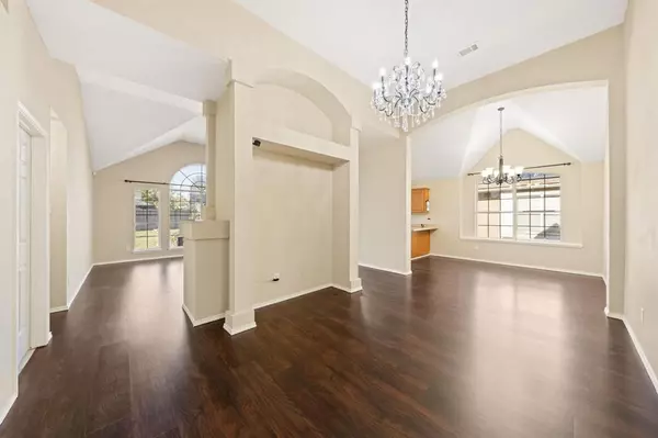 Arlington, TX 76002,6718 Meadowcrest Drive