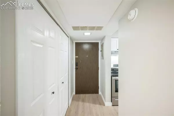 Denver, CO 80237,7755 E Quincy AVE #203A5