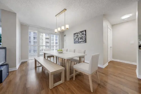 761 Bay ST #2813, Toronto C01, ON M5G 2R2