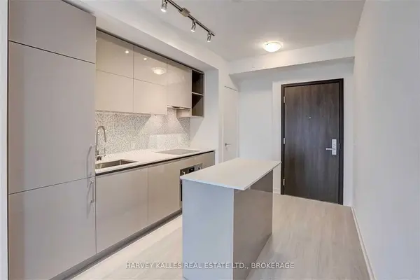 Toronto C02, ON M4W 1L1,1 Yorkville AVE #4906