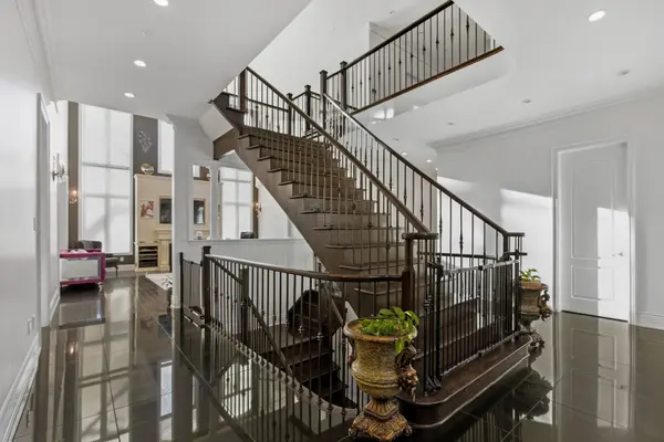 492 Rougemount DR, Pickering, ON L1W 2B9