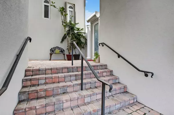 Pompano Beach, FL 33062,1754 Bay Dr #1754