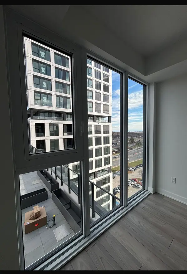 Toronto W08, ON M8Z 6C7,1007 The Queensway AVE W #1017