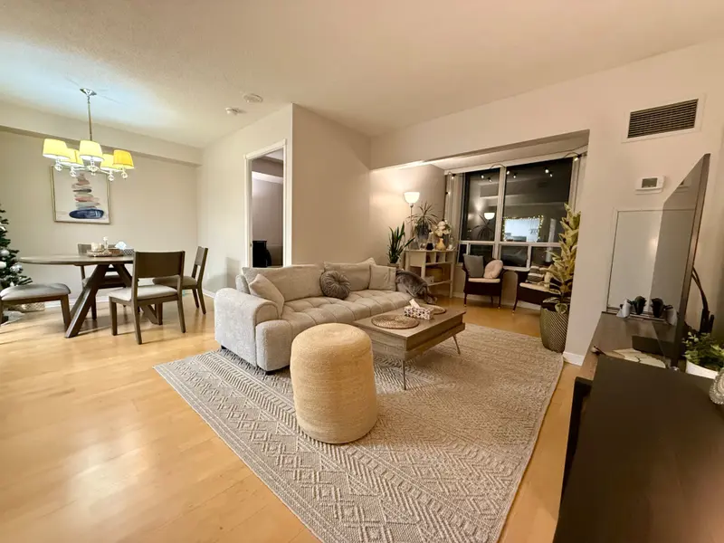 135 Hillcrest AVE #1902, Mississauga, ON L5B 4B1