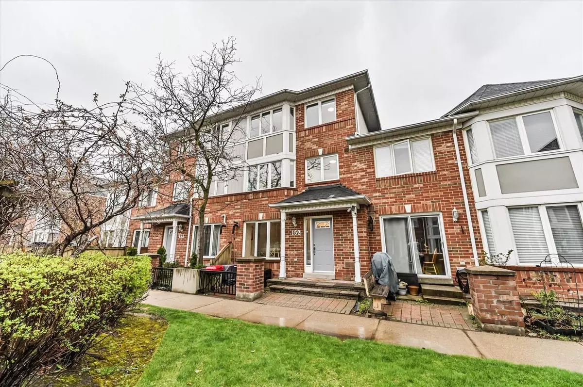 Vaughan, ON L4J 8H1,18 Clark AVE W #152