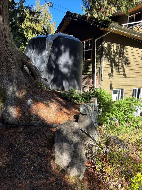 Qualicum Beach, BC V9K 2L7,720 Spider Lake Rd