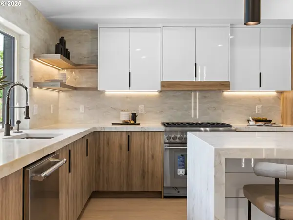 9070 NW LOVEJOY ST, Portland, OR 97229