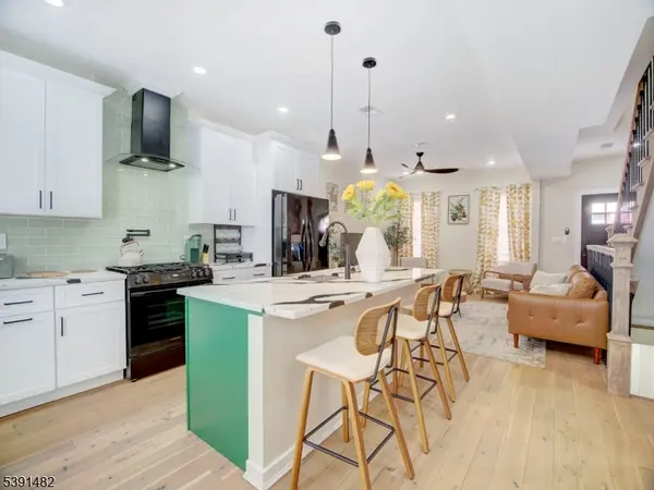 Newark City, NJ 07102,16 Eagles St