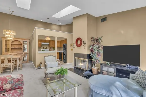 Mahwah Twp., NJ 07430,212 Larch Ln