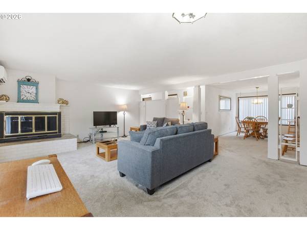 600 CHERRY DR #8, Eugene, OR 97401