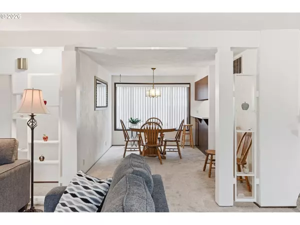 Eugene, OR 97401,600 CHERRY DR #8