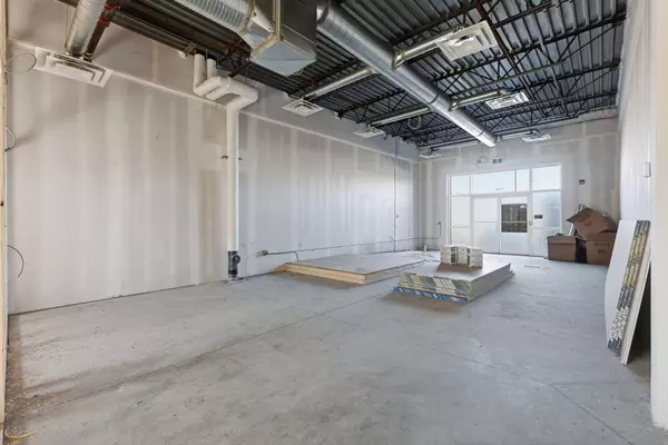 Chestermere, AB T1X 2Z5,20 Dawson Wharf MT #1106