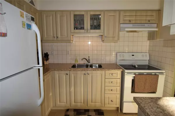 Toronto E08, ON M1M 2Z9,180 Markham RD #303