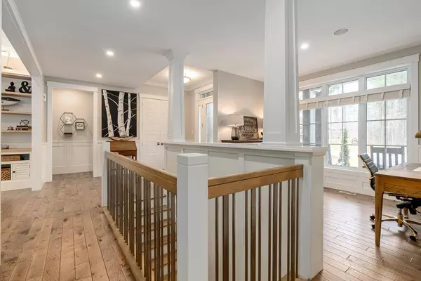 Springwater, ON L9X 0J2,77 MENNILL DR