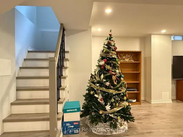 Mississauga, ON L5M 3E6,2094 Teeside CT