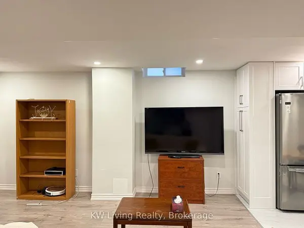 Mississauga, ON L5M 3E6,2094 Teeside CT