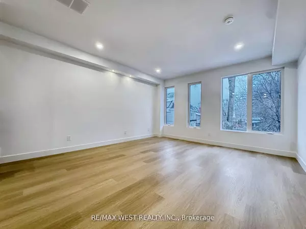 Toronto W01, ON M6S 1C6,49 Morningside AVE