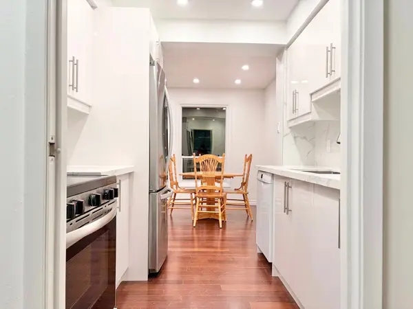 Waterloo, ON N2L 5S7,433 Keats WAY #2